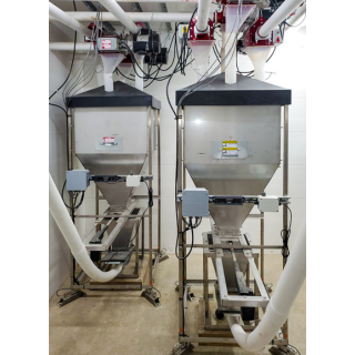 Poultry Feed Management System - MAXIMUS feed weigher lifestyle